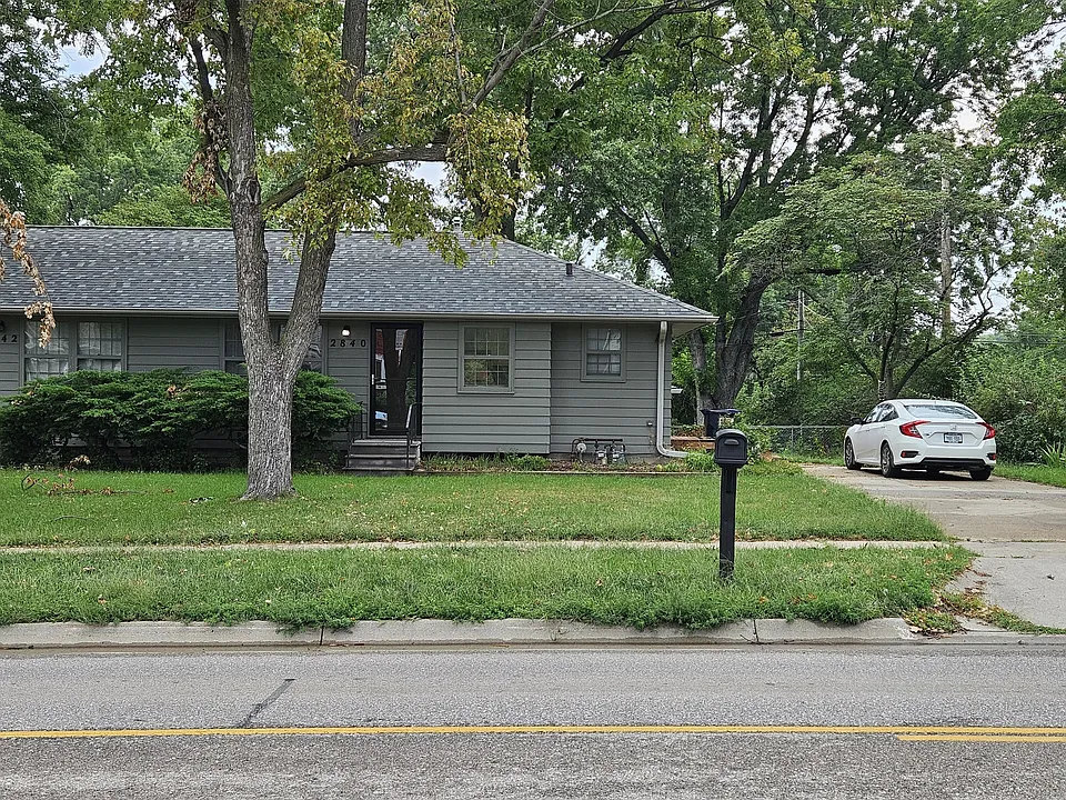 2840 N Cotner Blvd #1