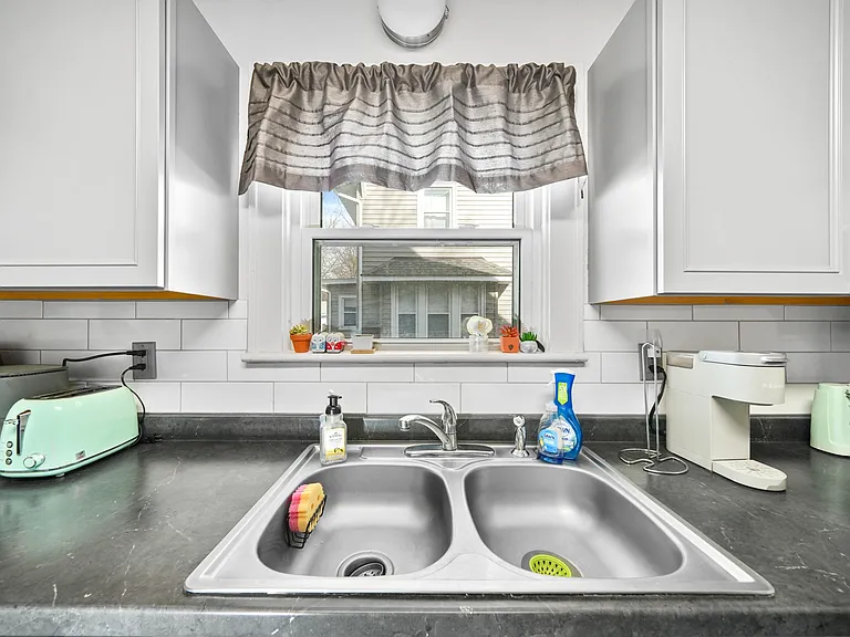 114 Linden Rd #1 — Photo 7