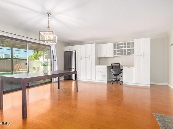 3rd image of 1611 E ALAMEDA Drive