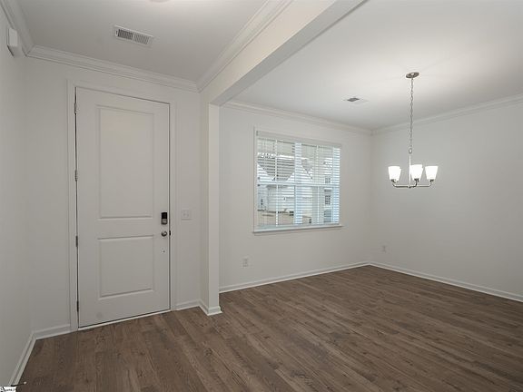 2nd image of 33 Thorne St