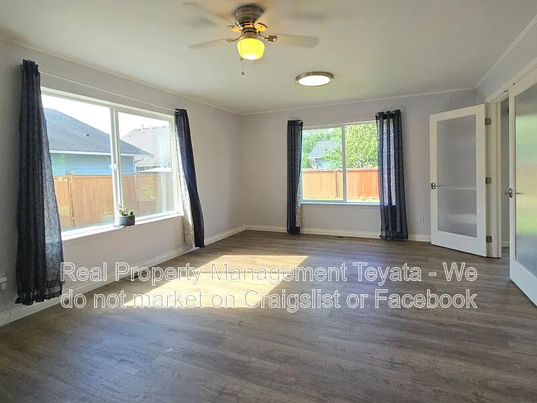 4814 Starfish Ln — Photo 10