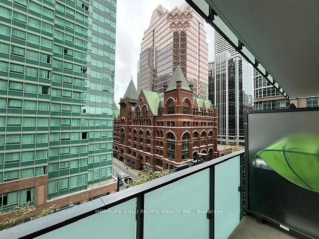 25 Richmond St E #611 — Photo 2