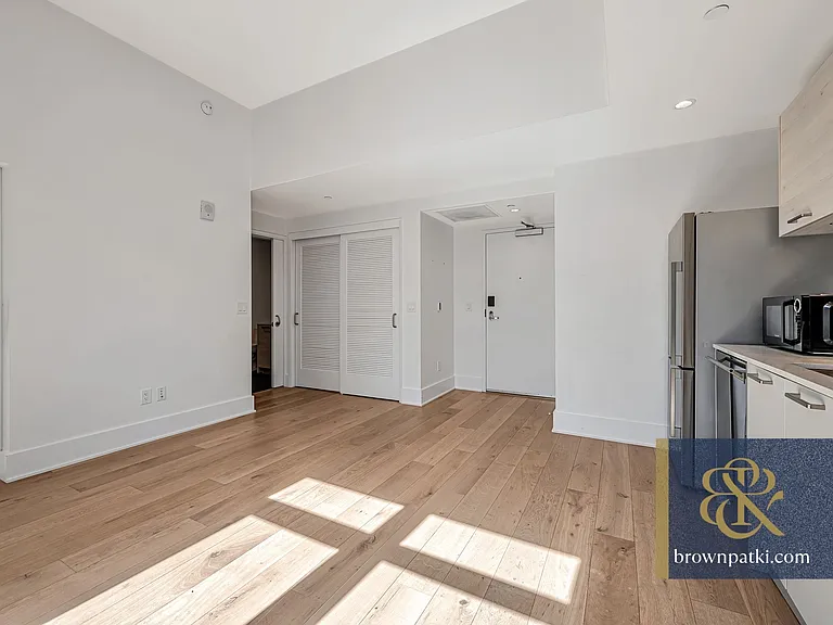 1075 Market St #807 — Photo 6