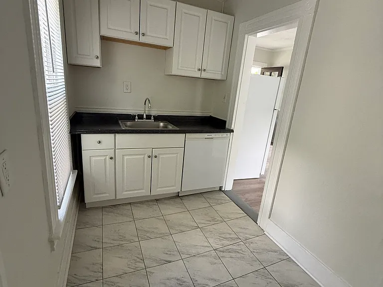 188 Hoffman St #2 — Photo 3