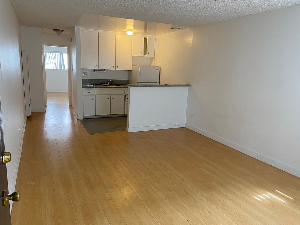 1st image of 230 Bay St