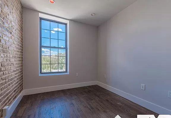 3rd image of 575 Kosciuszko St #4R
