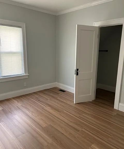 1084 Norton St — Photo 5