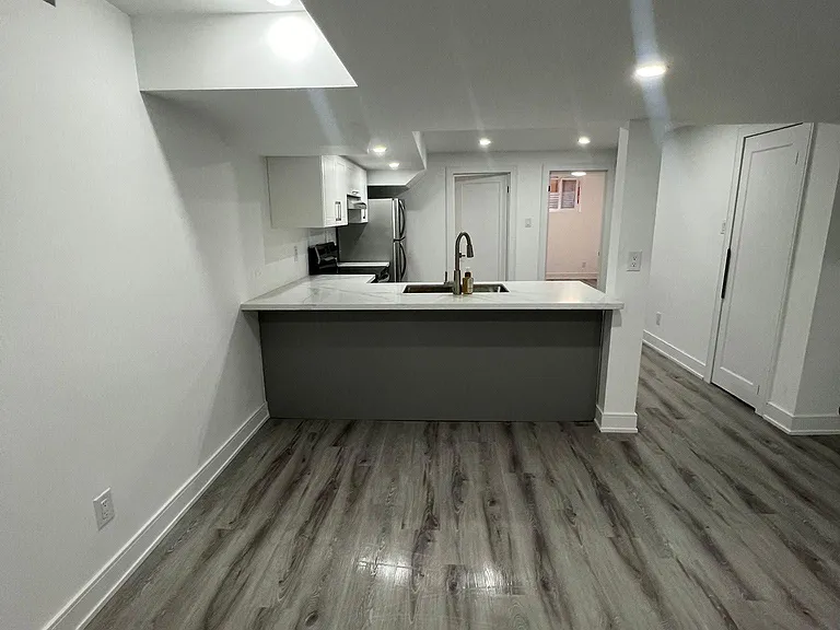 3 Cox Cres #BASEMENT — Photo 3