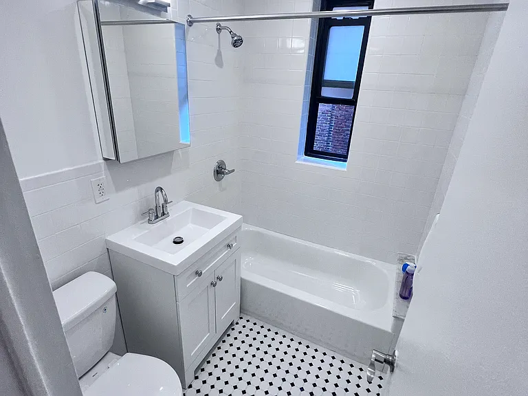 205 W 15th St #2GH — Photo 7