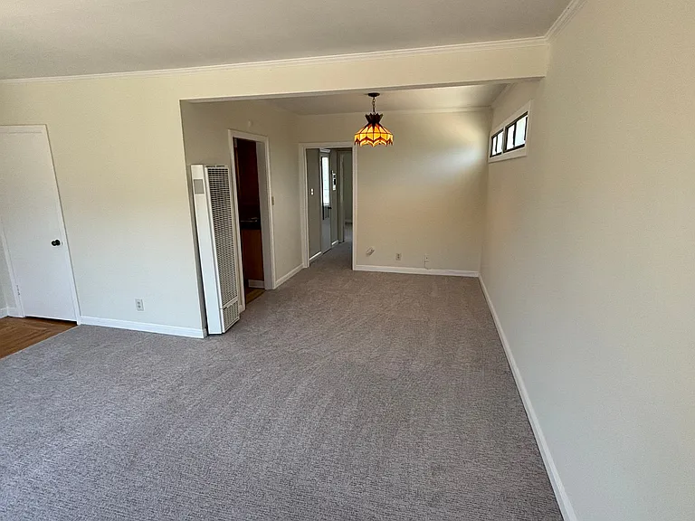 1031 Noel Dr #E — Photo 2