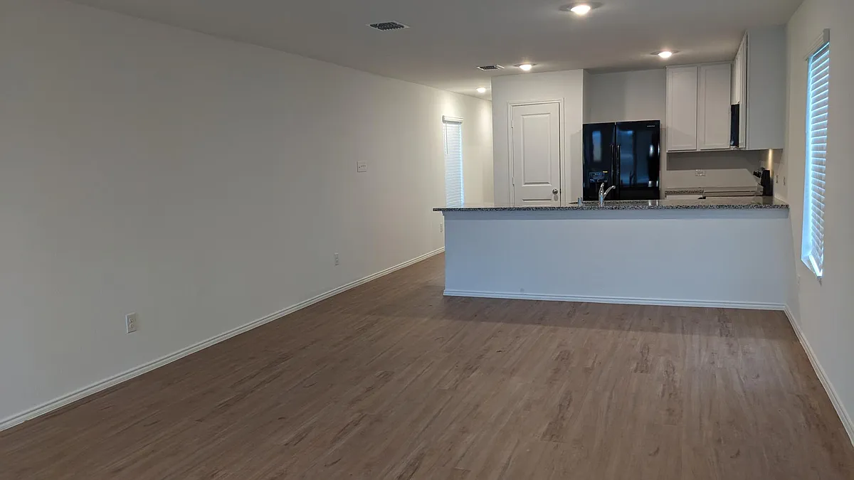 Building Photo - 1512 Silver Oak Ln