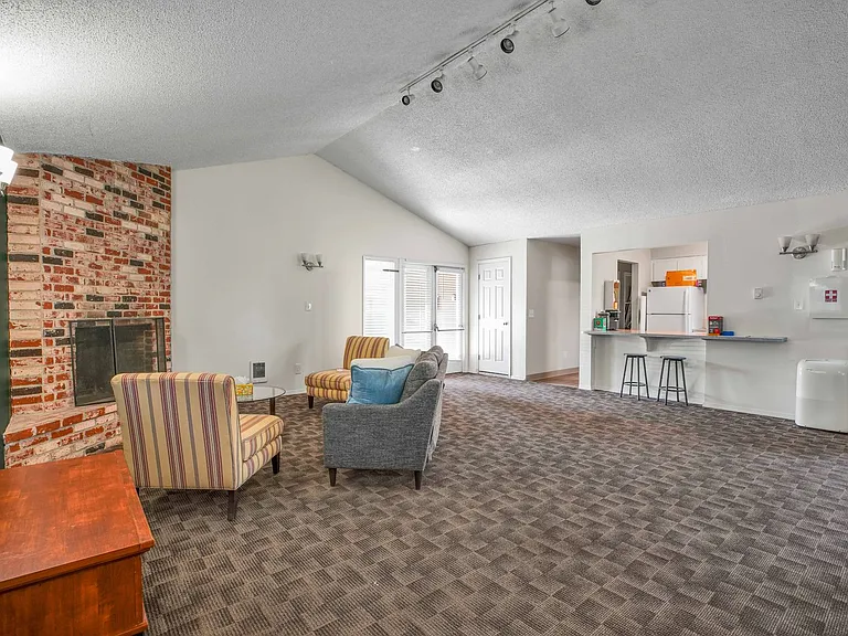 The Patrician Apartments — Photo 7
