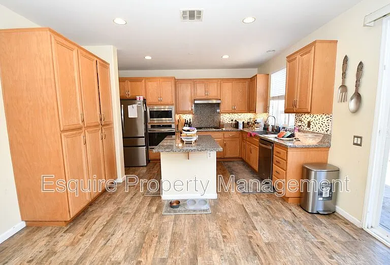 371 Huerta St — Photo 9