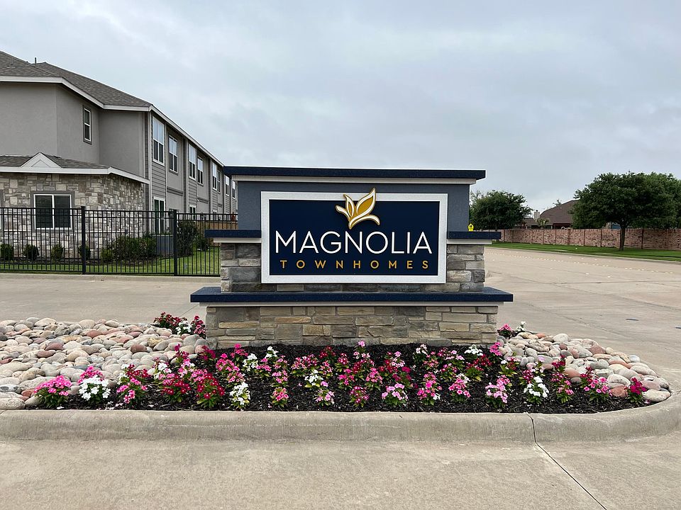 Magnolia Townhomes 1004 W Golden Ln Burleson TX Zillow
