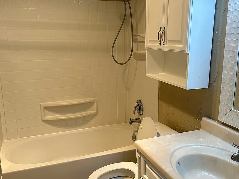 139 Sparrow Dr #3F — Photo 12