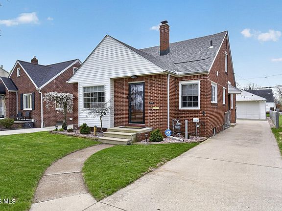 2nd image of 2547 Castleton Ave
