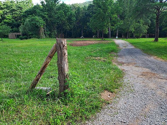 3rd image of 5661 Hills Creek Rd