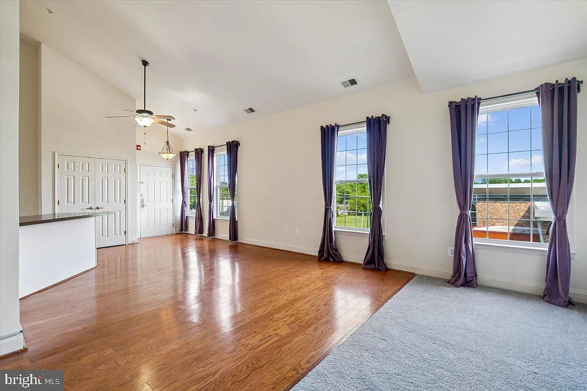 2 bed, 2.0 bath, 1769 sqft, $2,495 — Photo 2