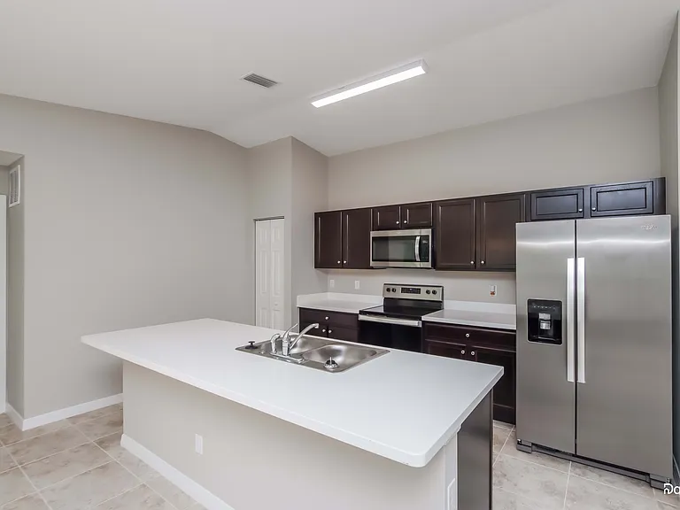 2601 Tennyson Ave SE — Photo 5