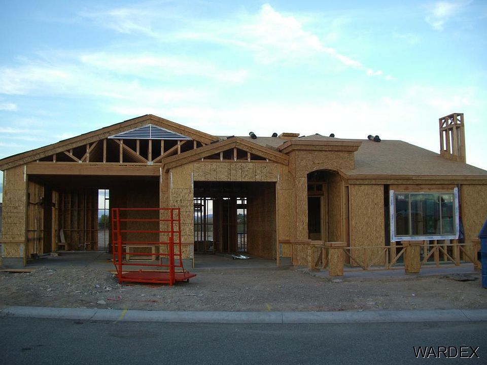 2nd image of 690 Island Circle Dr