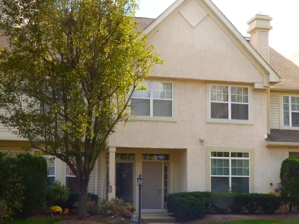 312 Dresher Woods Dr, Dresher, PA 19025