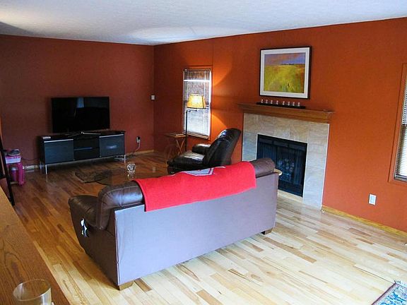 2nd image of 516 Barden Ct