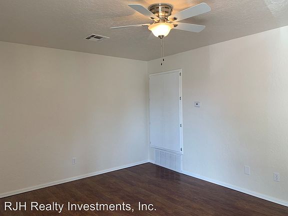 4th image of 1901 E Lindsey St APT 3A
