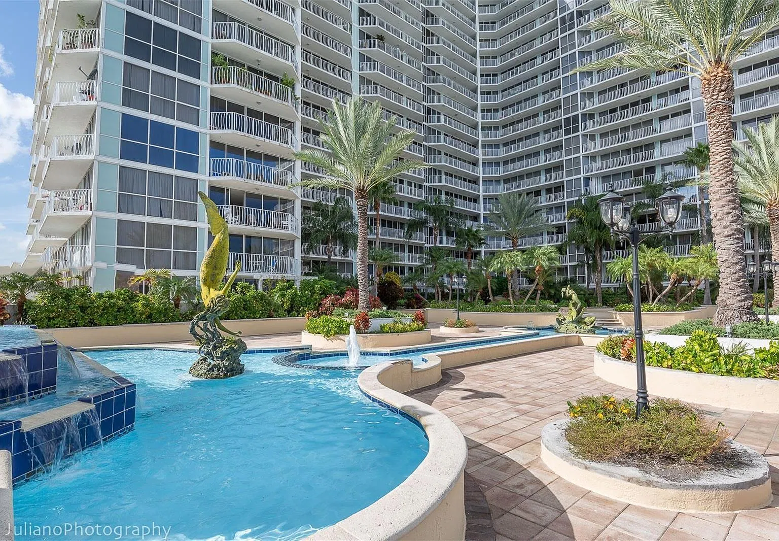 E Treasure Dr, Miami Beach — Photo 2