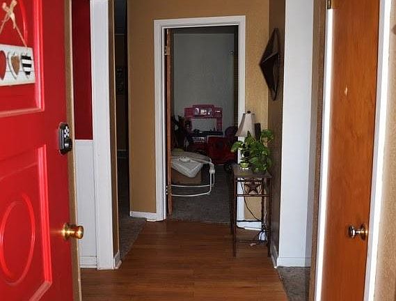 3rd image of 1311 E Buckley St