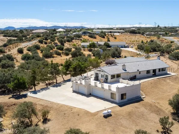 8384 Highland Ct, Hesperia, CA 92344