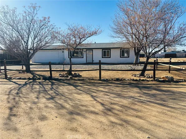 10852 Navajo Rd, Apple Valley, CA 92308