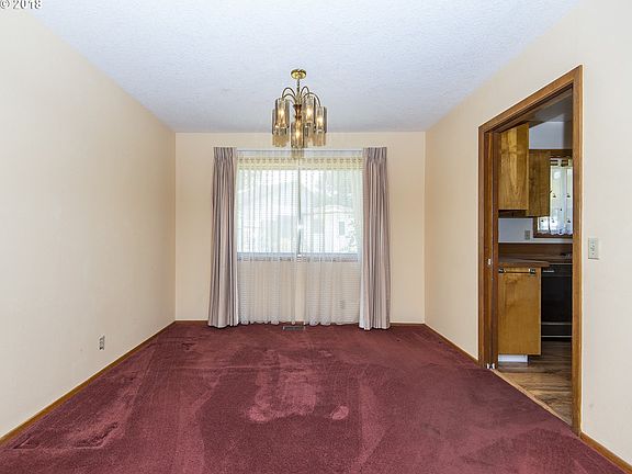5th image of 2307 SE Pine St
