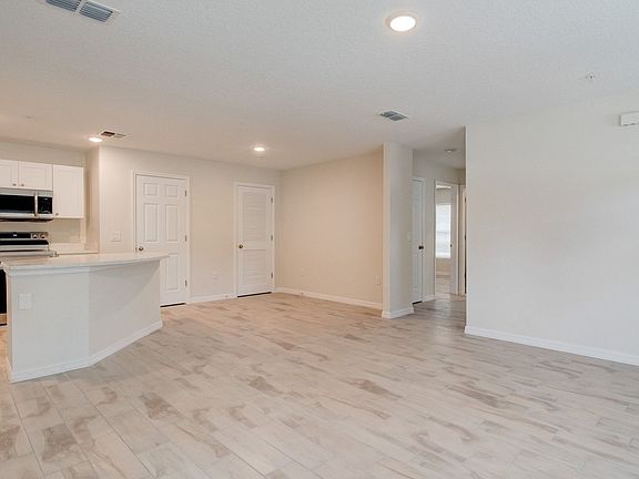 3rd image of 829 E Wildmere Ave #845-103