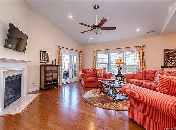 4th image of 9522 Spurwig Ct
