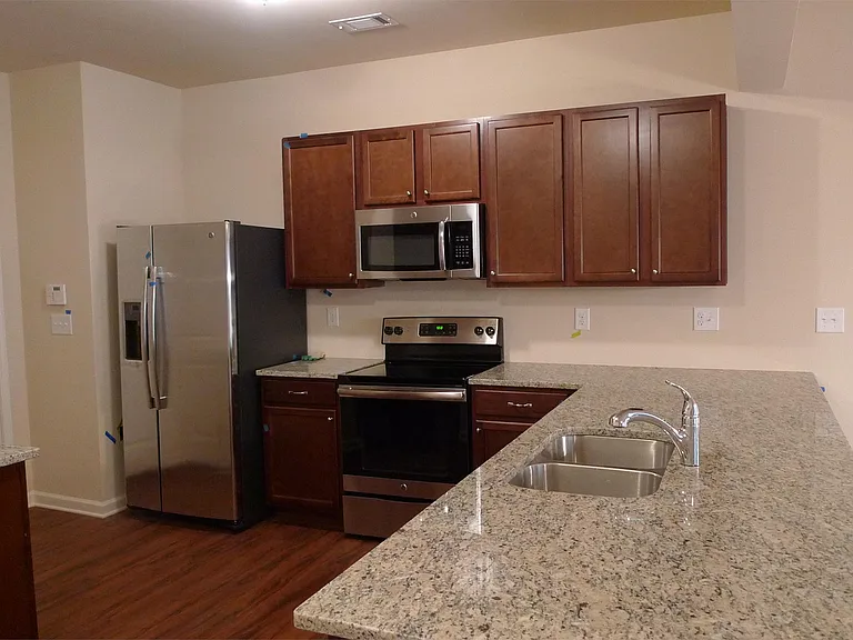 92 Greenfield Dr — Photo 3