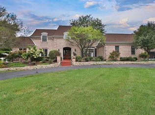 105 Wildrose Ct, Valparaiso, IN 46385