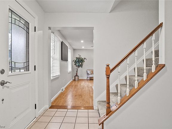 3rd image of 578 Sun Valley Dr
