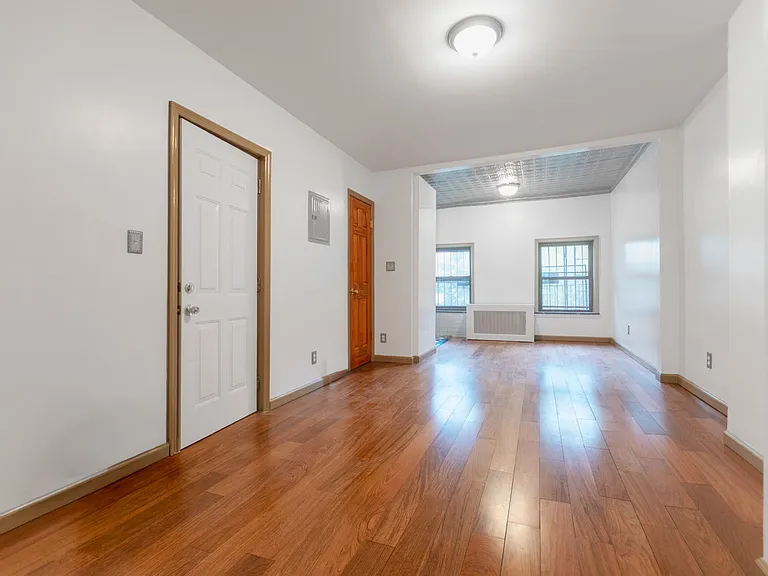 283 Pacific St #4 — Photo 2