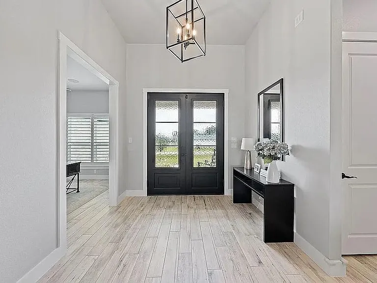 1102 Woodpark Ln — Photo 4