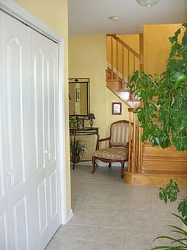 Foyer - Laundry left