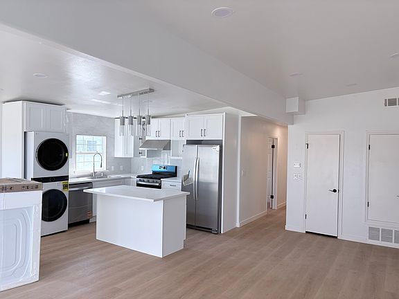 3rd image of 3329 Los Prados St APT 3