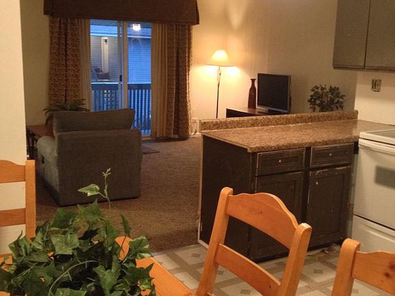 Comfortably sits large table