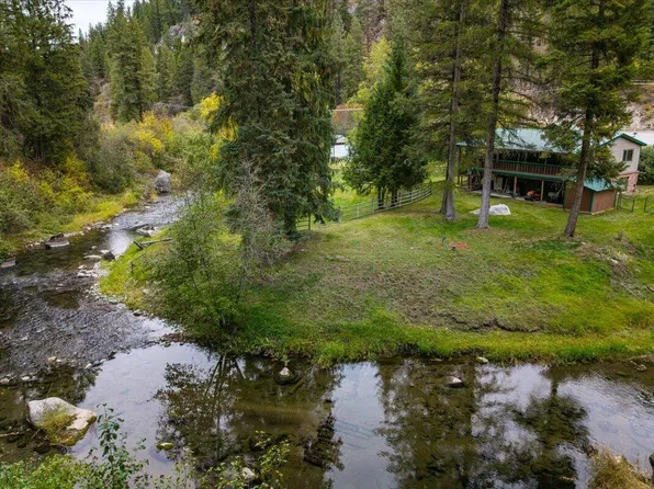 2953 Aladdin Rd, Colville, WA 99114