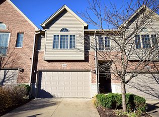 1552 Stonegate Manor, Mount Prospect, IL 60056