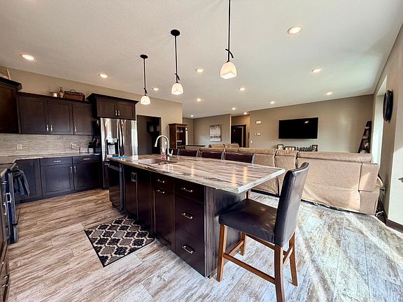 5th image of 1781 Donavon Dr