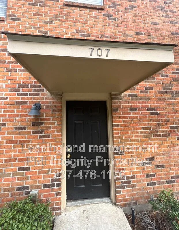 Building Photo - 710 E Boyd Dr #707