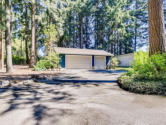 3rd image of 30 Bridlewood Cir