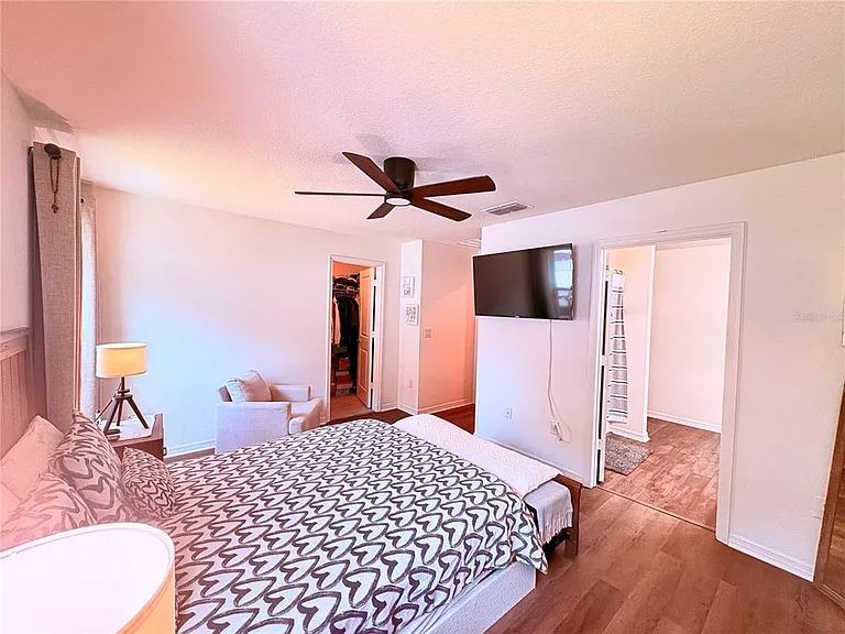 1084 Papaya Cir — Photo 30