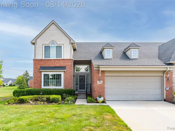 47810 Vistas Circle Dr S, Canton, MI 48188