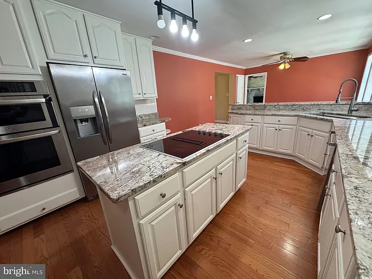 317 W Seminary Ave — Photo 10
